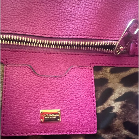 Stunning Barbie Pink Leather Dolce & Gabbana Backpack with gold hardware - Picture 10 of 12